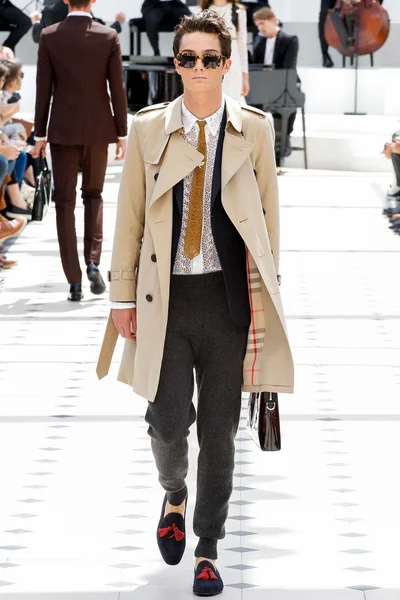 Look 4